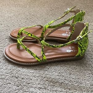 MIX NO. 6 Neon Green Snake Skin Print Sandals (6.5M). Never Worn.